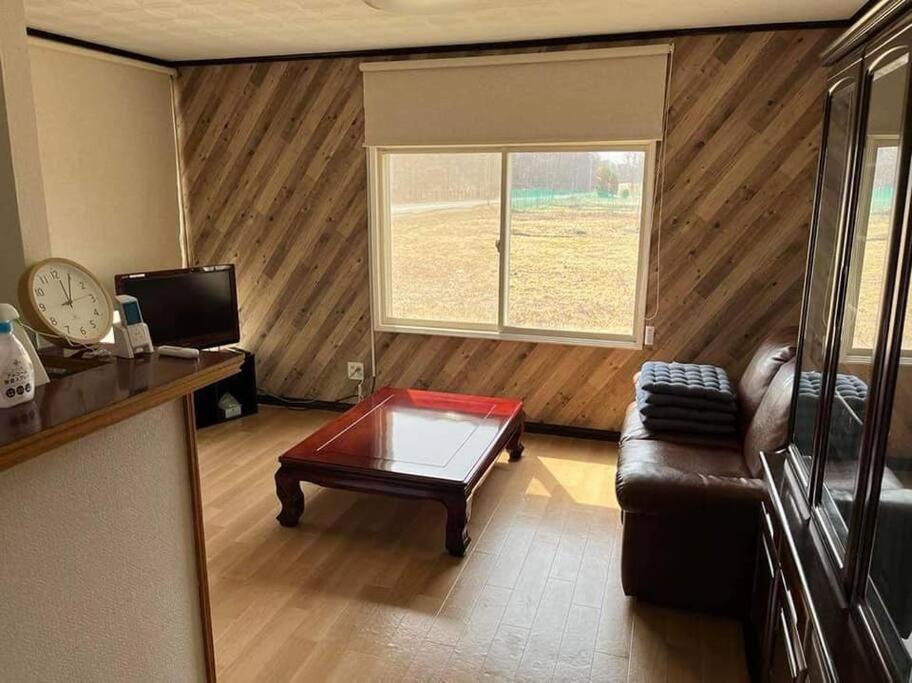 暮らすように過ごす温泉宿　白老大使館 Shiraoi ภายนอก รูปภาพ